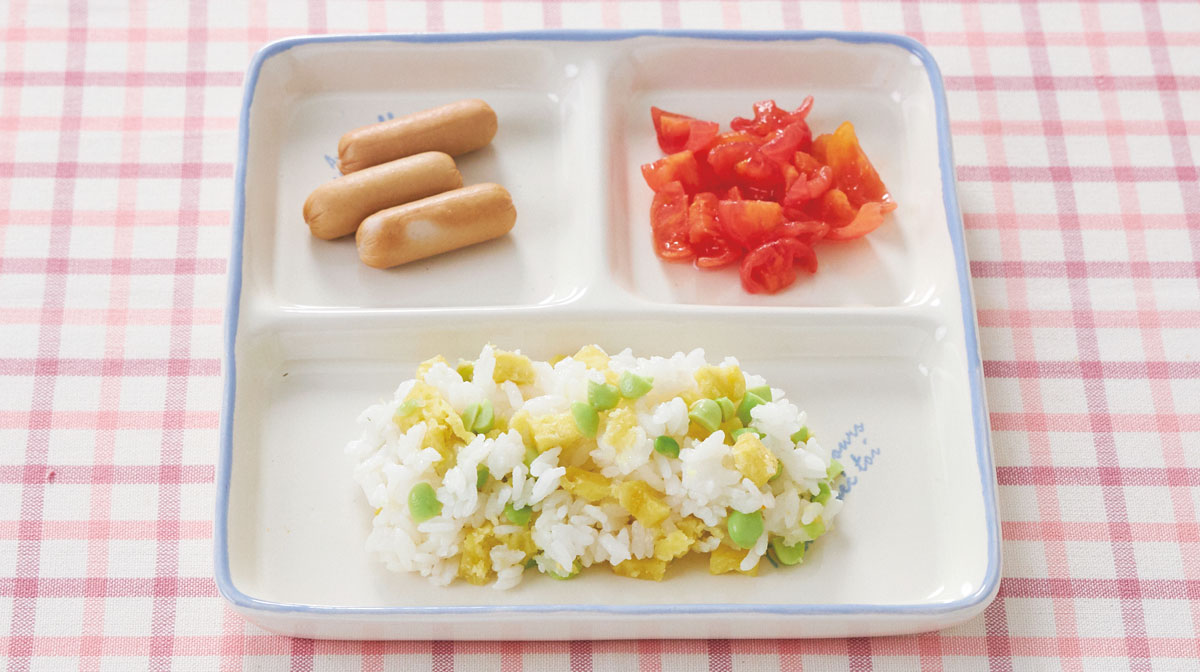 おいもと豆ごはんのプレート