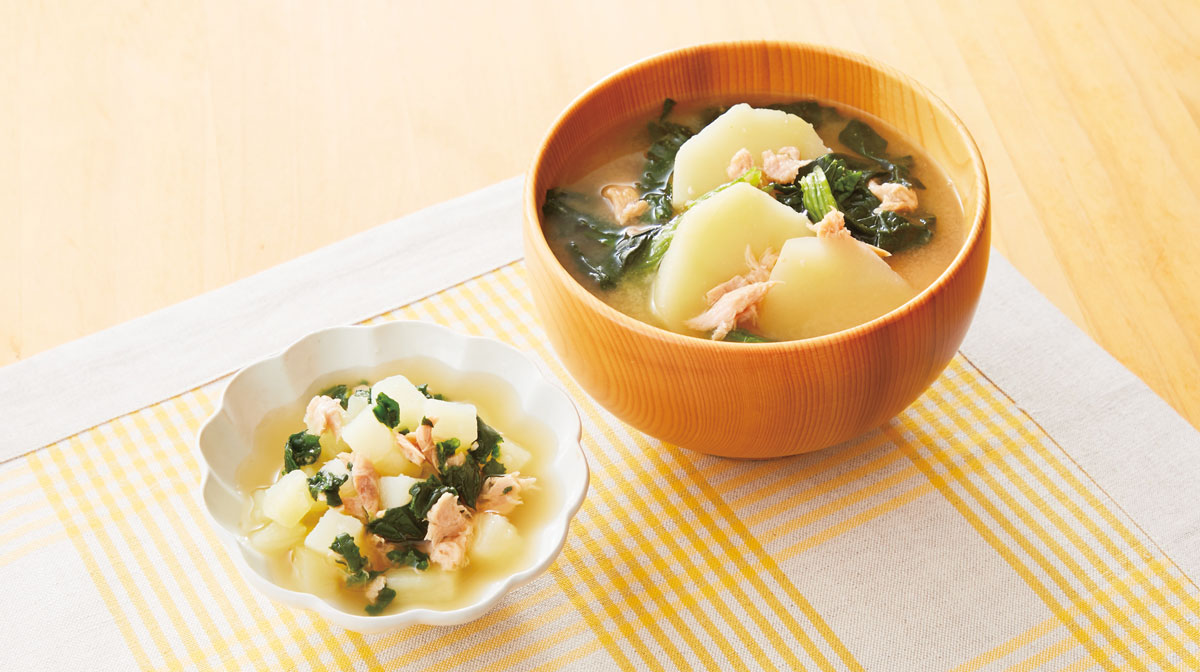 ツナとじゃがいもとほうれん草のみそ汁