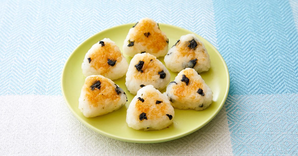 すり身焼きおにぎり 離乳食レシピ 管理栄養士監修 パルシステムの育児情報サイト 子育て123 すり身焼きおにぎり 離乳食レシピ 管理栄養士監修 パルシステムの育児情報サイト 子育て123