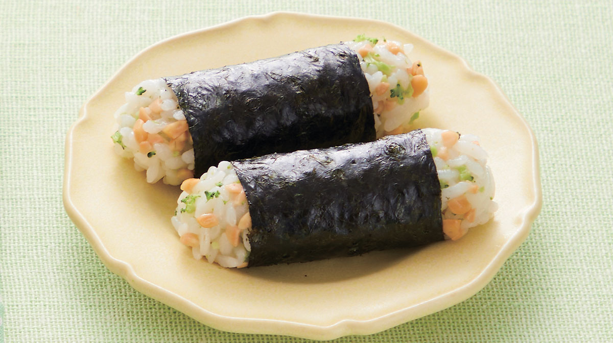 納豆とブロッコリーのおにぎり
