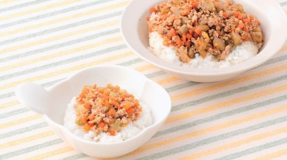なすひき肉丼