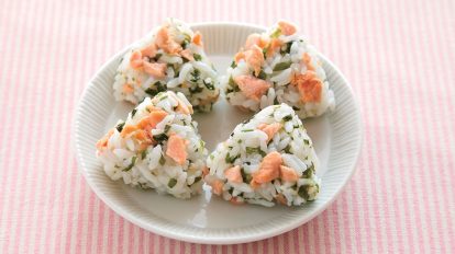 秋鮭わかめおにぎり
