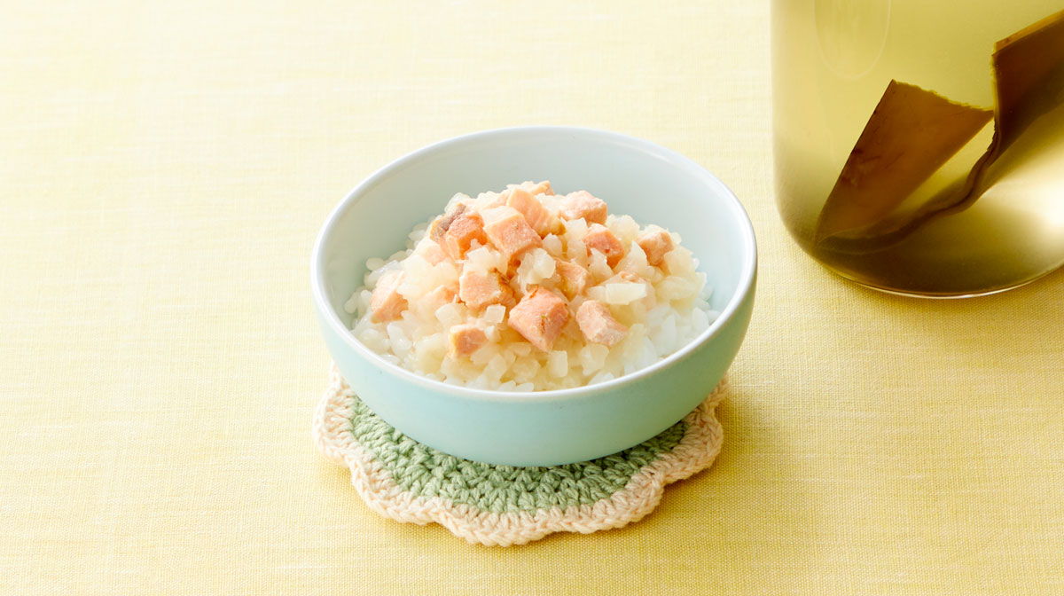 鮭と炒め玉ねぎのだし煮丼