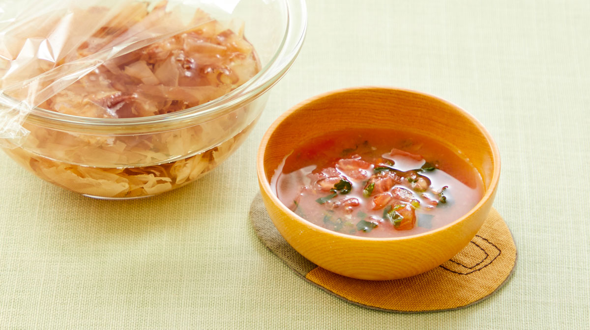 トマトとほうれん草のみそ汁