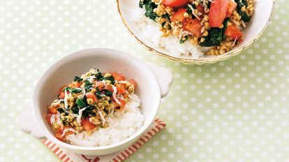 ほうれん草のねばねばトマト丼
